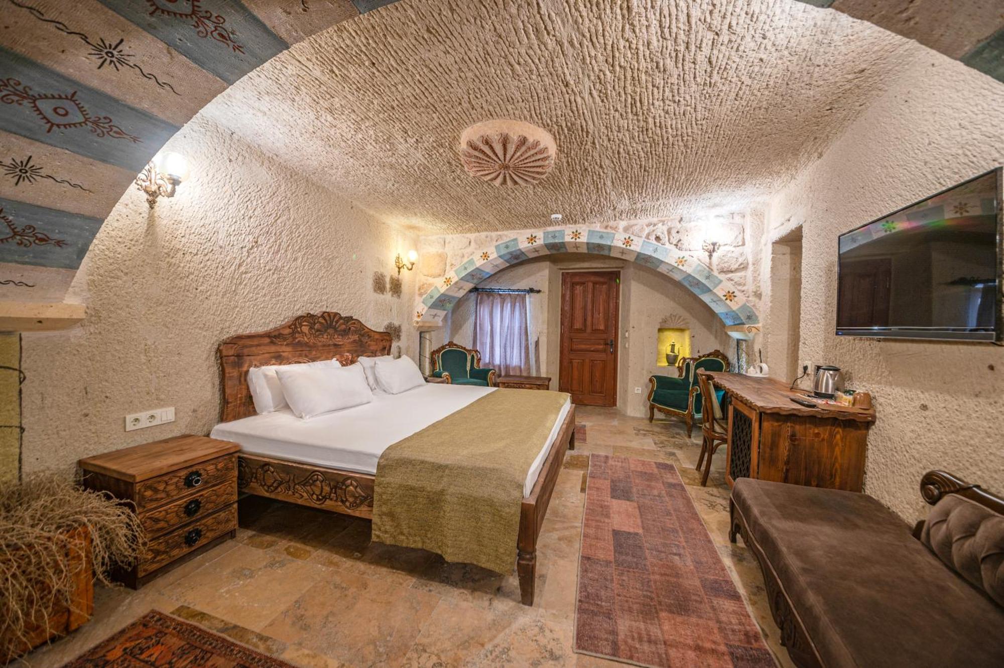Capp Royal Cave Hotel أوروغوبْ المظهر الخارجي الصورة