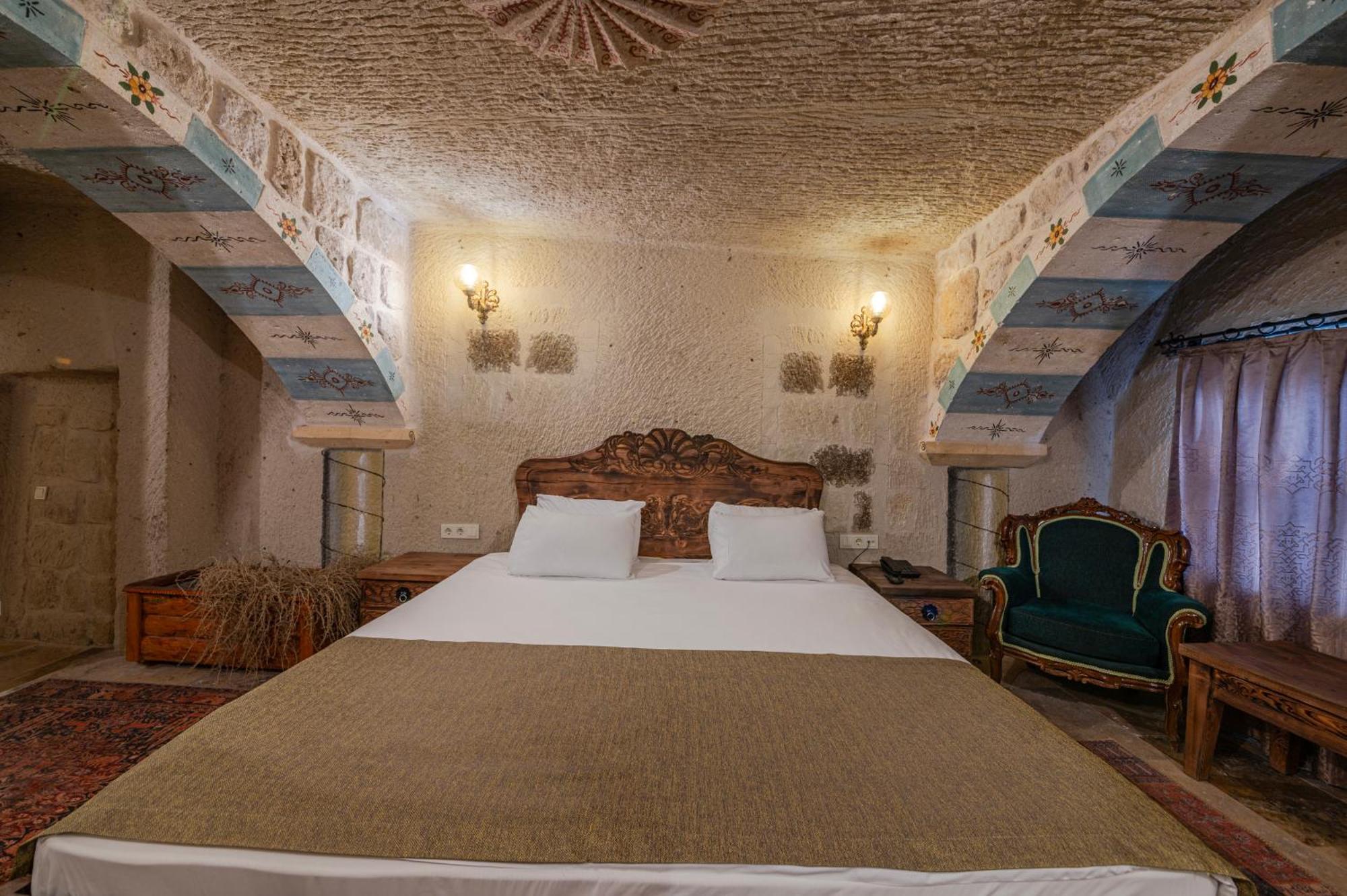 Capp Royal Cave Hotel أوروغوبْ المظهر الخارجي الصورة