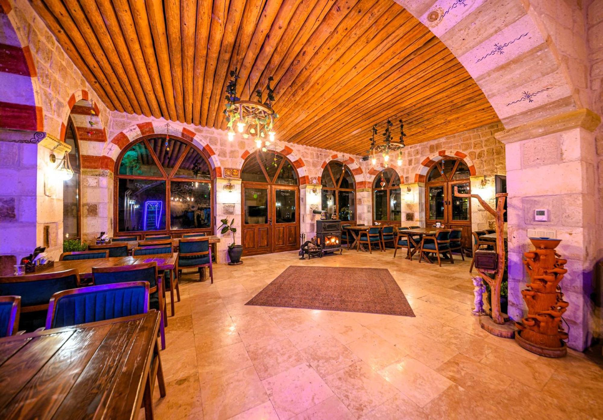 Capp Royal Cave Hotel أوروغوبْ المظهر الخارجي الصورة