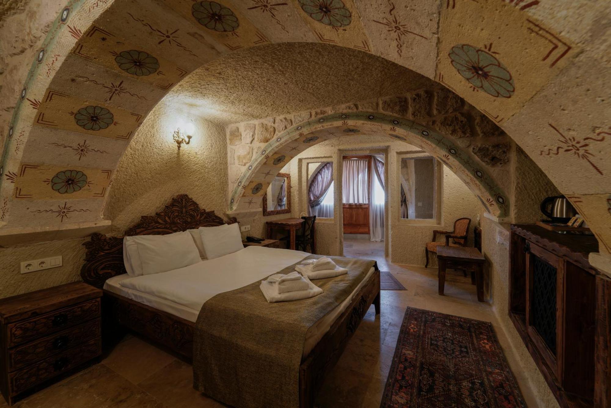 Capp Royal Cave Hotel أوروغوبْ المظهر الخارجي الصورة