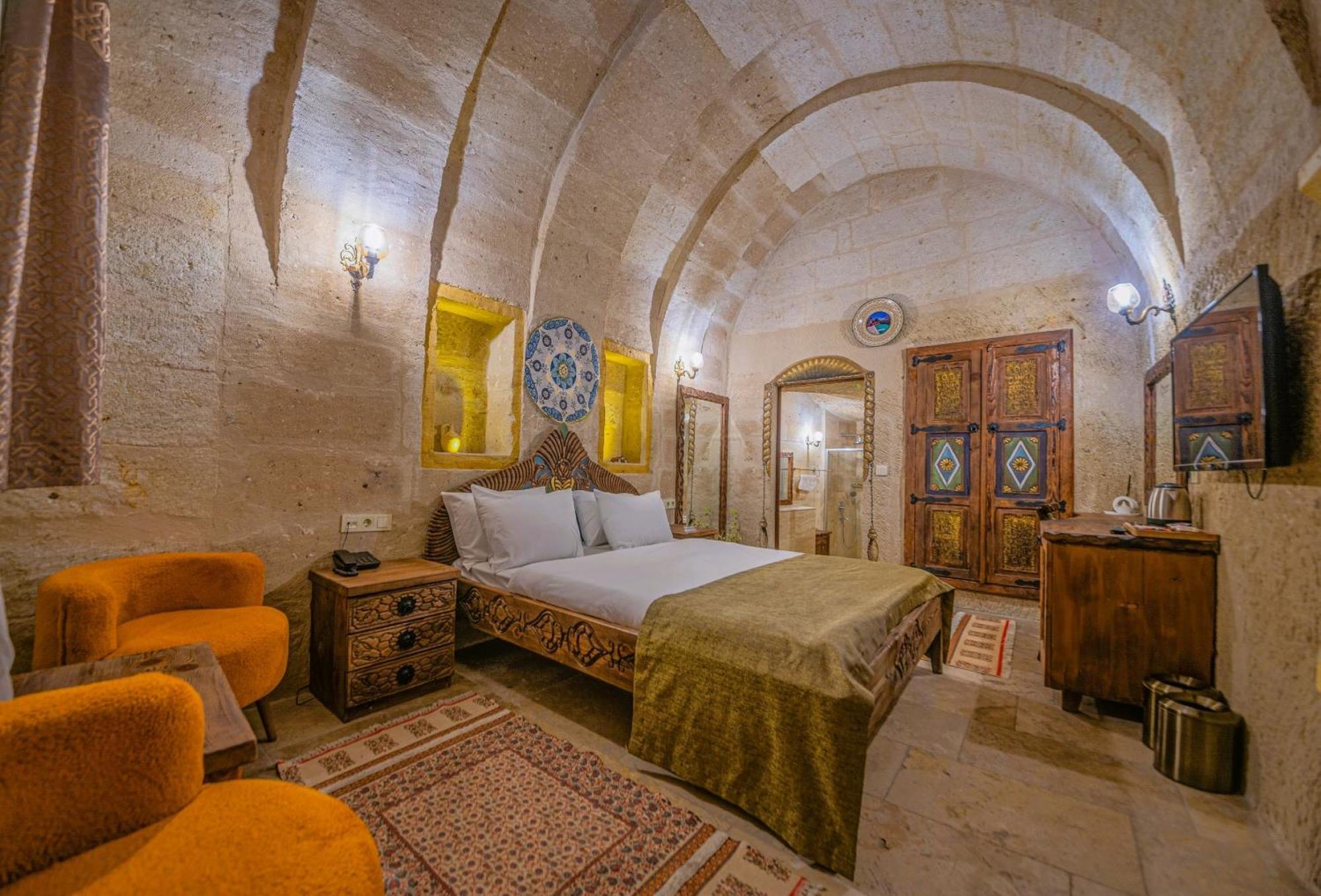 Capp Royal Cave Hotel أوروغوبْ المظهر الخارجي الصورة