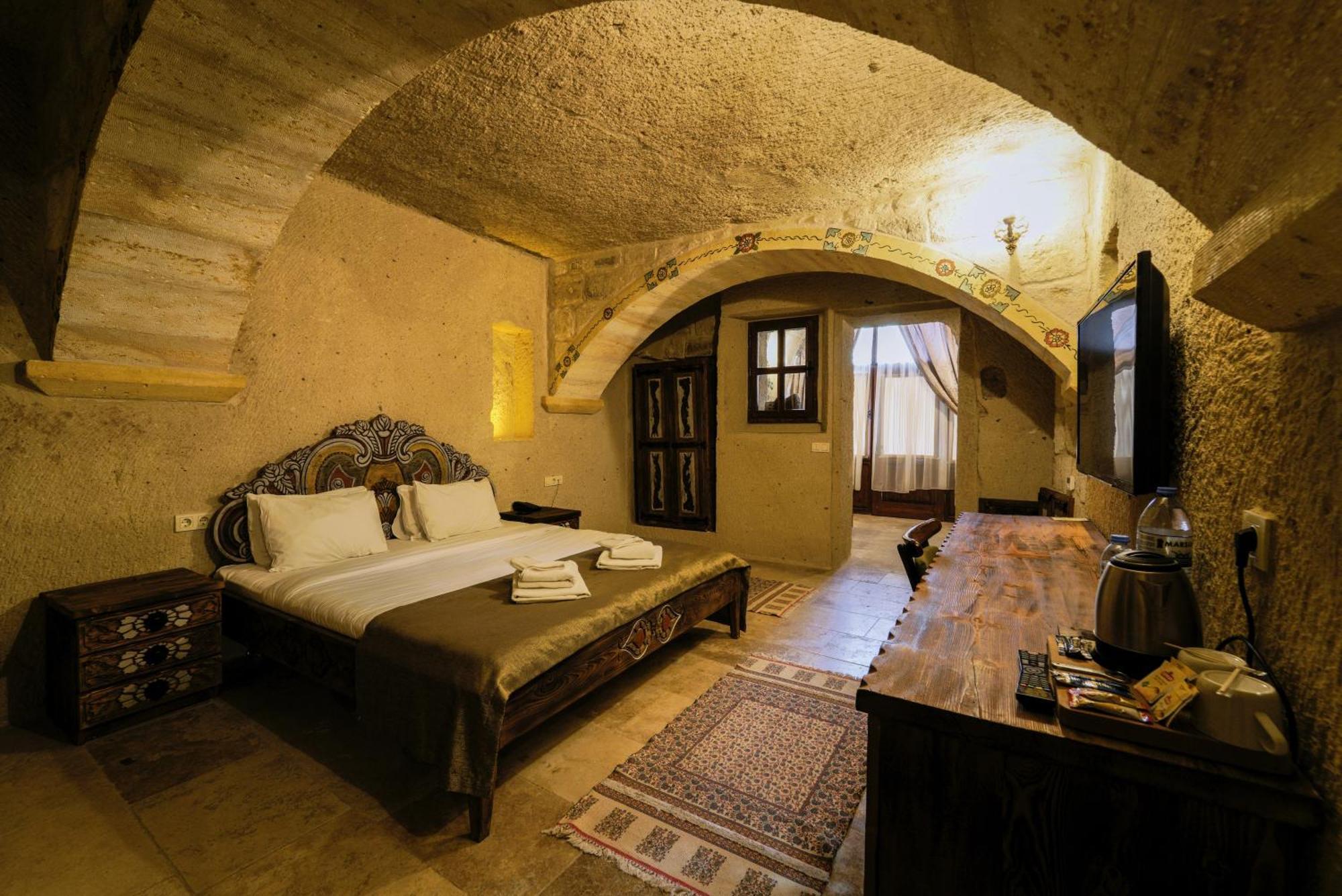 Capp Royal Cave Hotel أوروغوبْ المظهر الخارجي الصورة