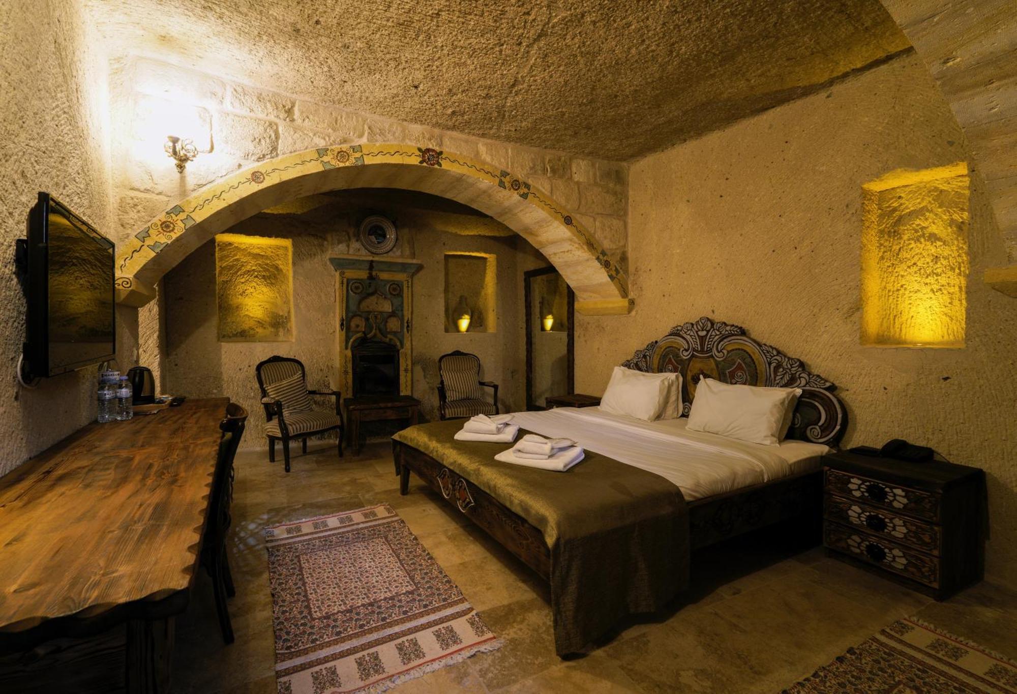 Capp Royal Cave Hotel أوروغوبْ المظهر الخارجي الصورة