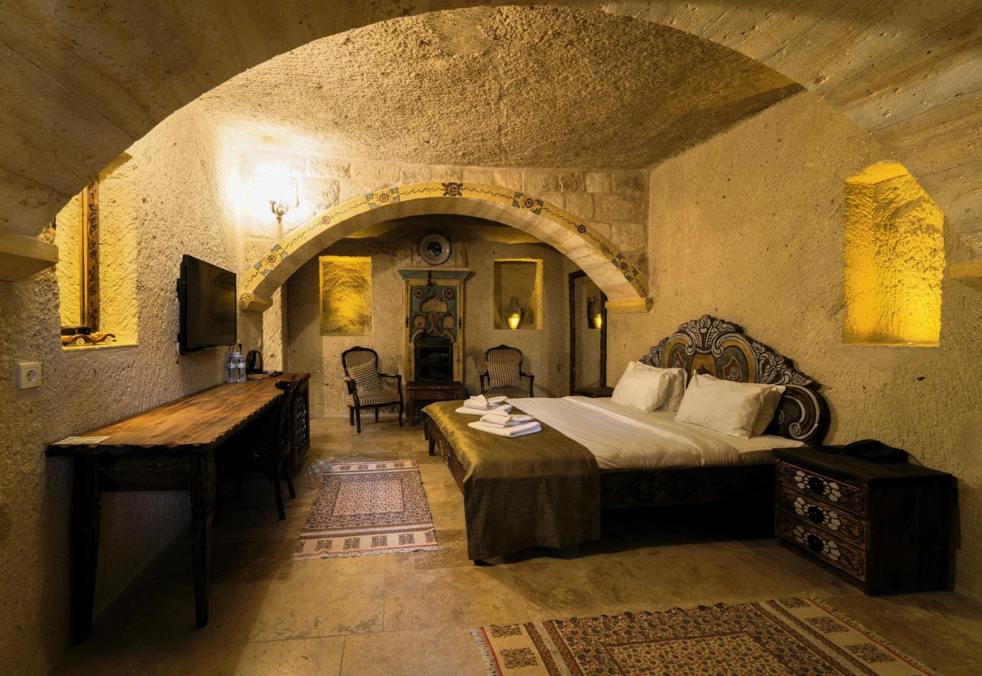 Capp Royal Cave Hotel أوروغوبْ المظهر الخارجي الصورة