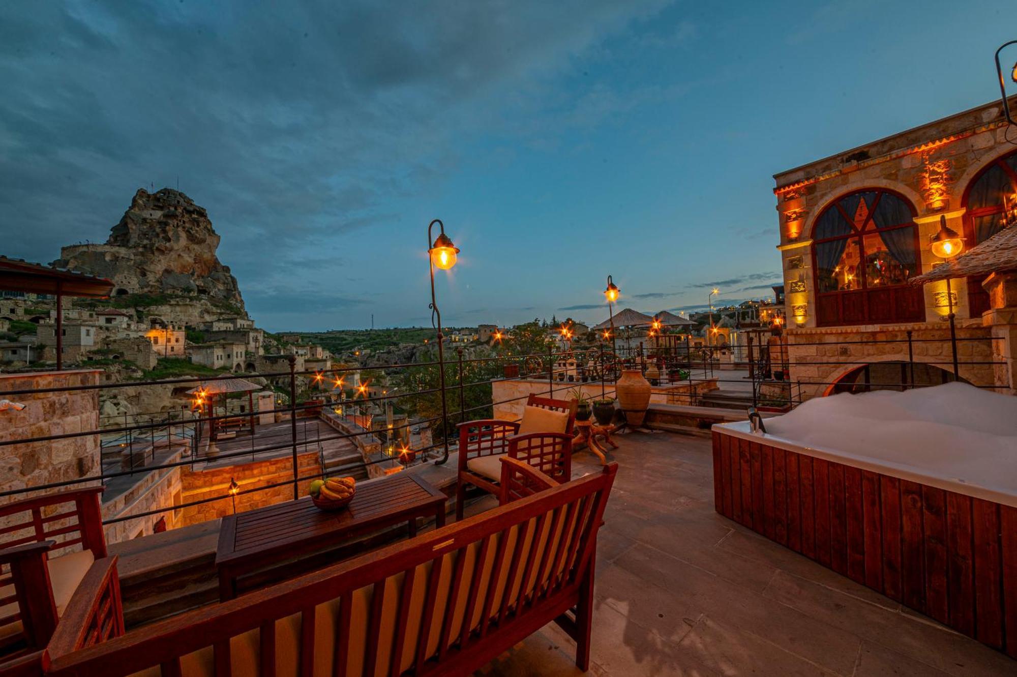 Capp Royal Cave Hotel أوروغوبْ المظهر الخارجي الصورة