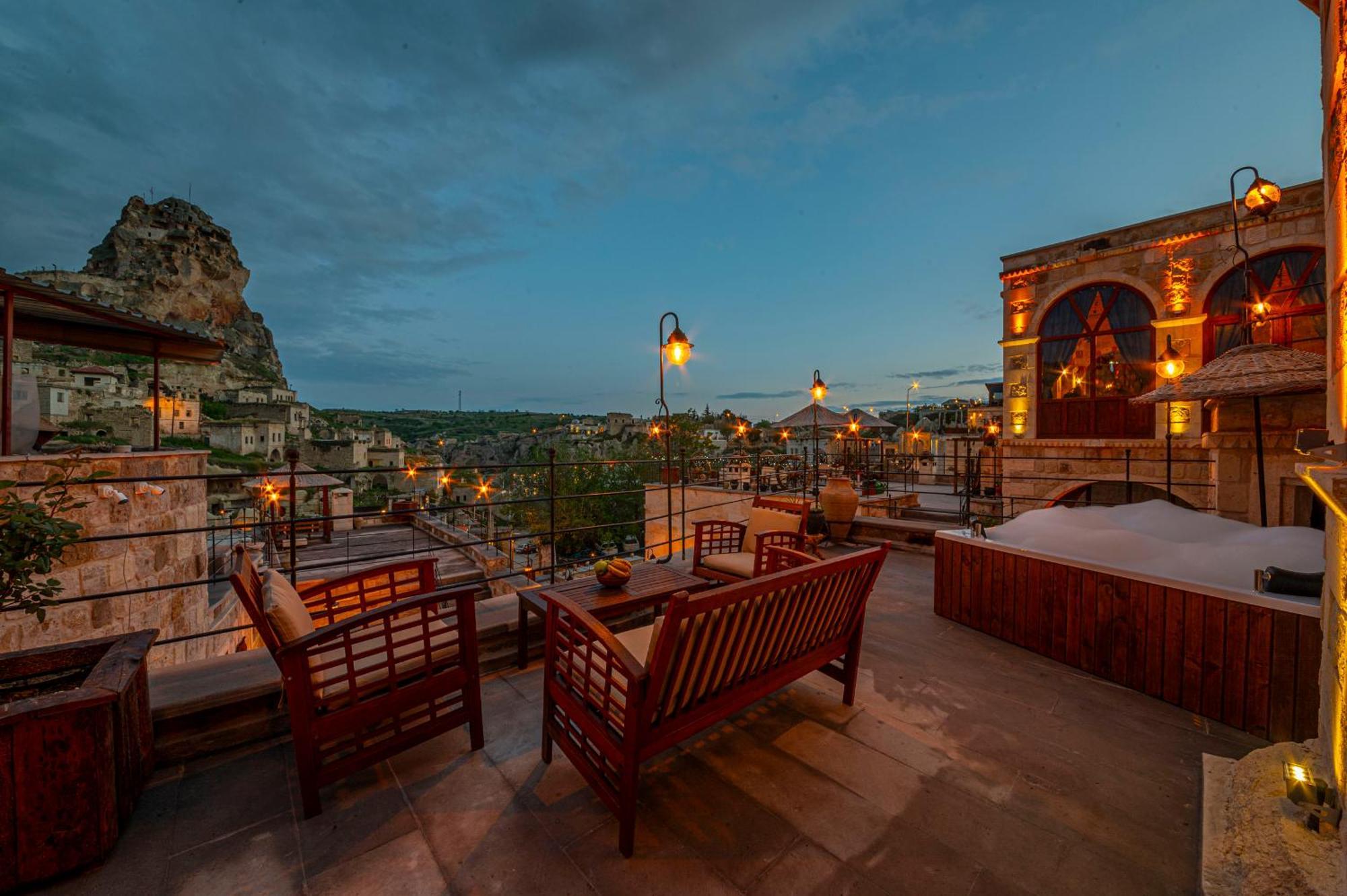 Capp Royal Cave Hotel أوروغوبْ المظهر الخارجي الصورة