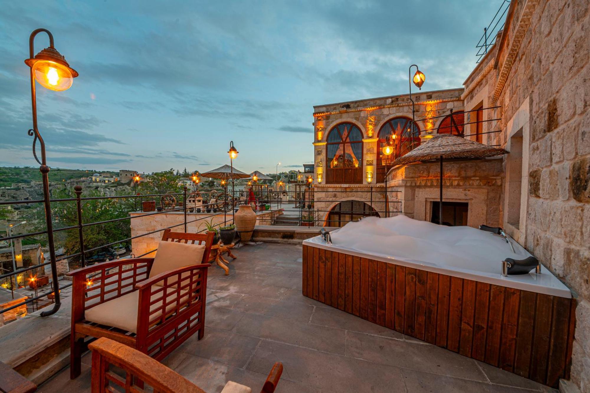 Capp Royal Cave Hotel أوروغوبْ المظهر الخارجي الصورة