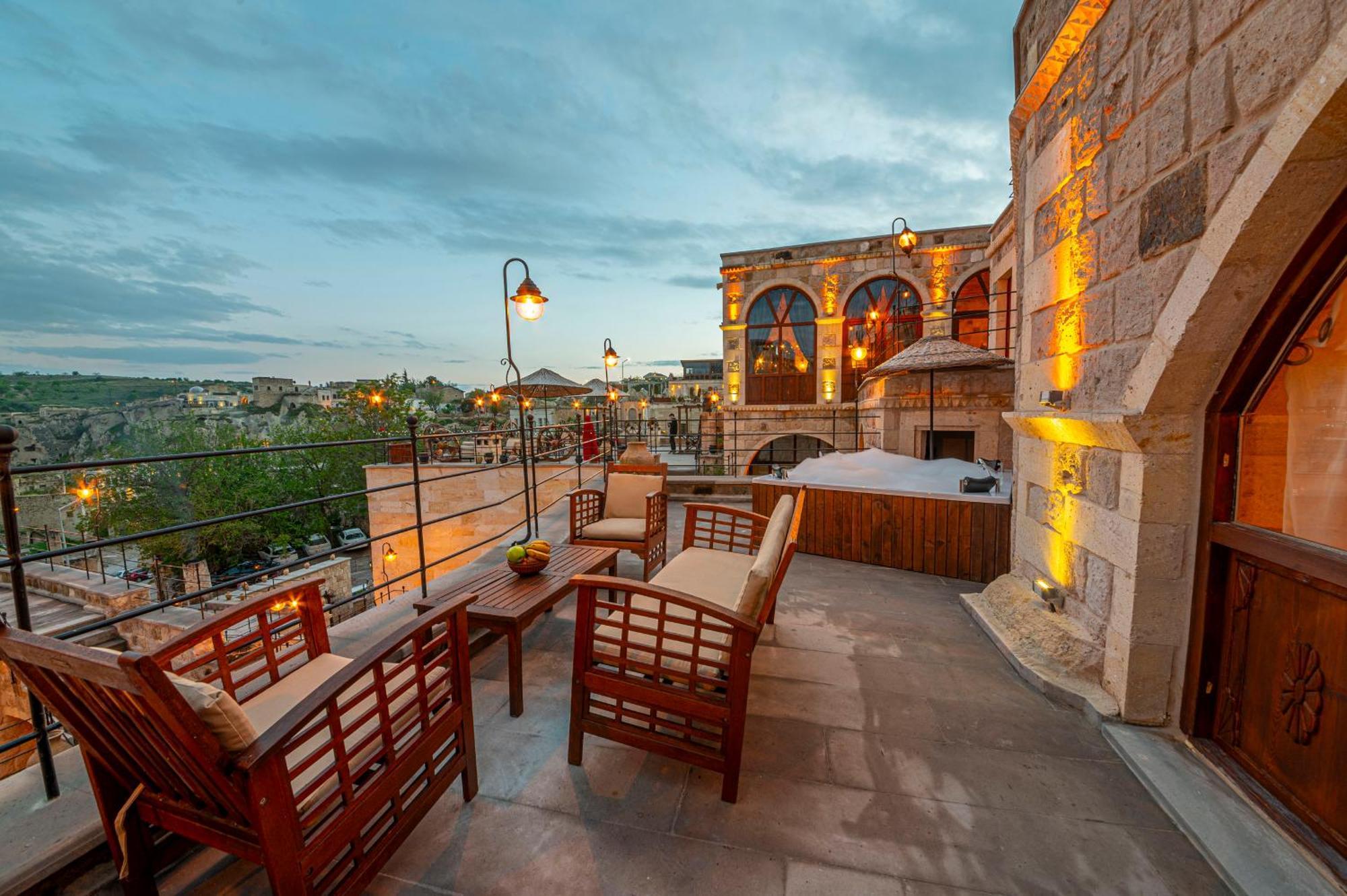 Capp Royal Cave Hotel أوروغوبْ المظهر الخارجي الصورة