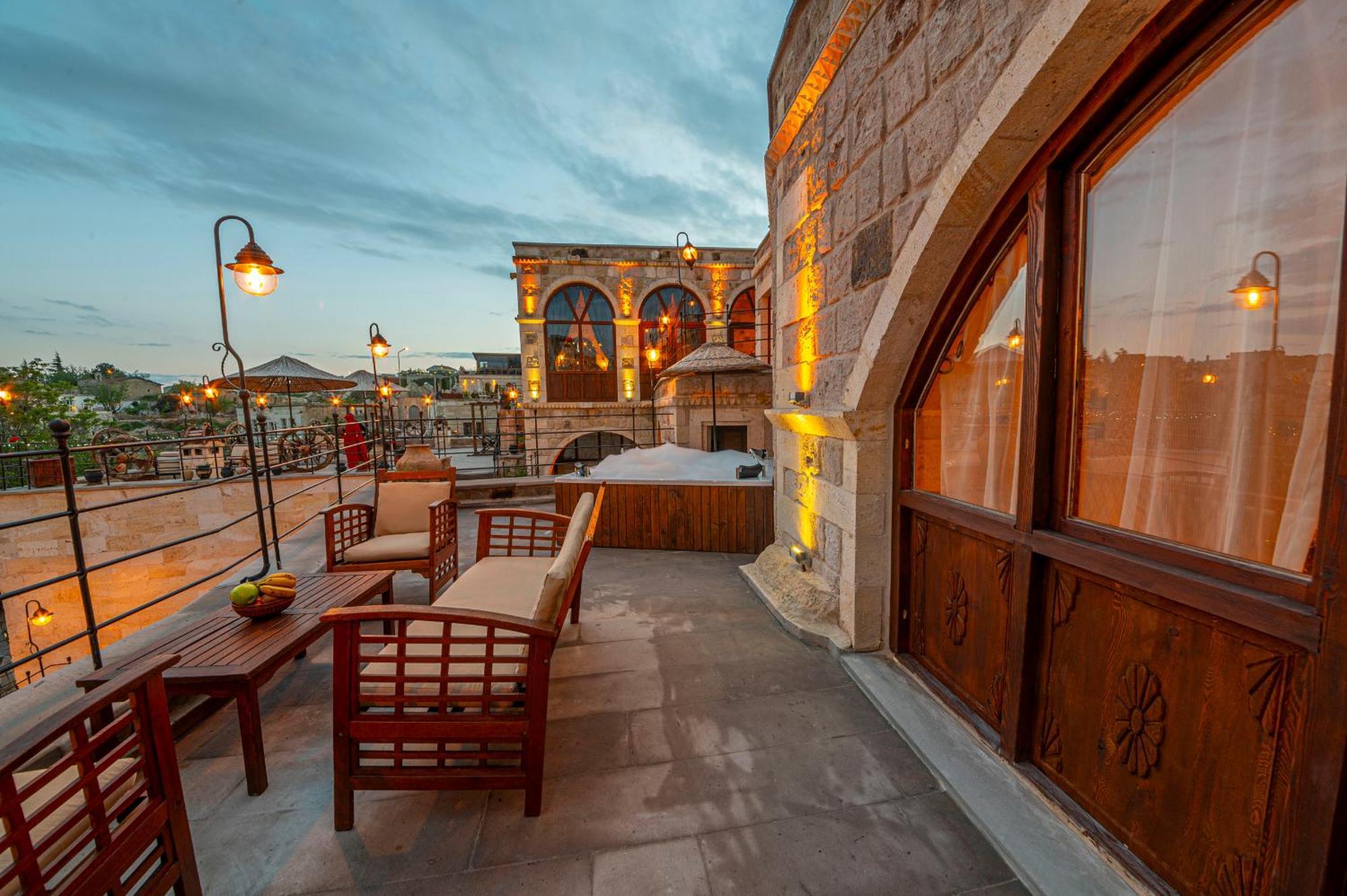 Capp Royal Cave Hotel أوروغوبْ المظهر الخارجي الصورة