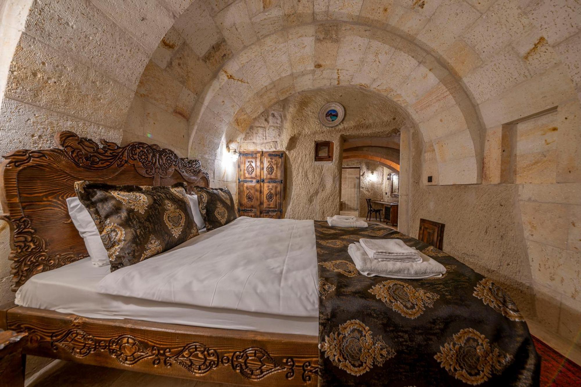 Capp Royal Cave Hotel أوروغوبْ المظهر الخارجي الصورة