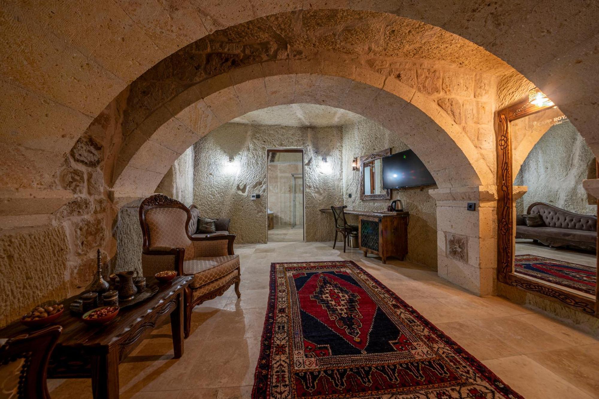 Capp Royal Cave Hotel أوروغوبْ المظهر الخارجي الصورة