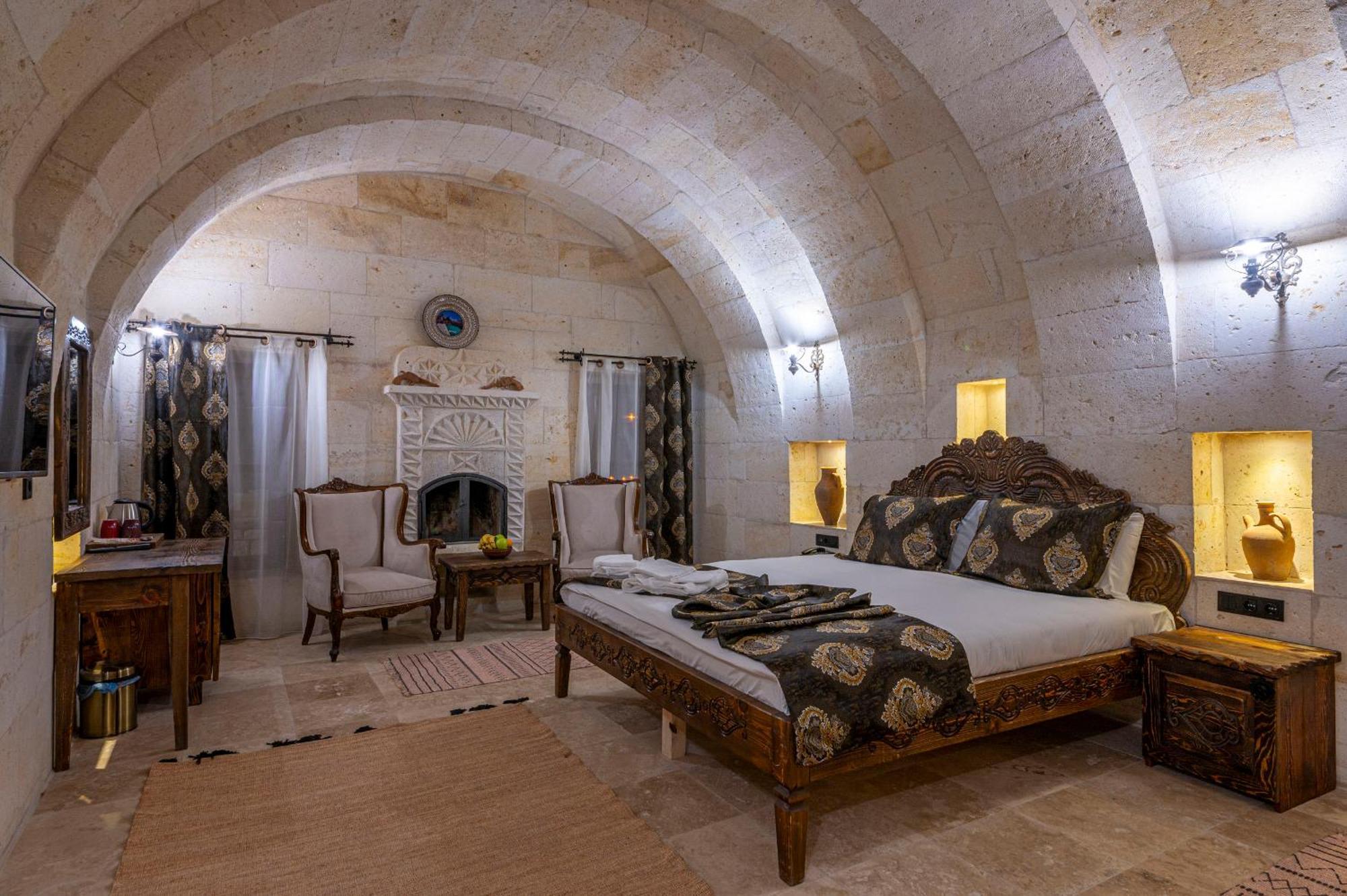 Capp Royal Cave Hotel أوروغوبْ المظهر الخارجي الصورة
