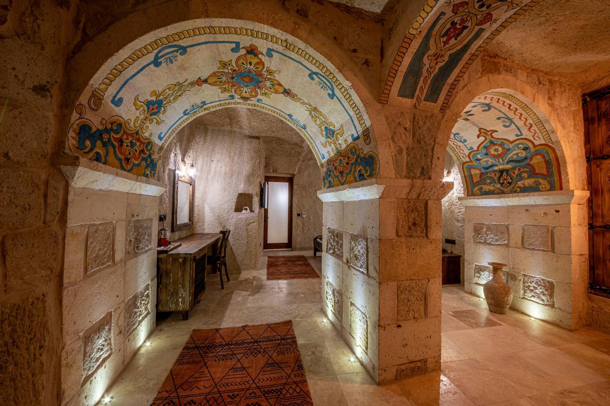 Capp Royal Cave Hotel أوروغوبْ المظهر الخارجي الصورة