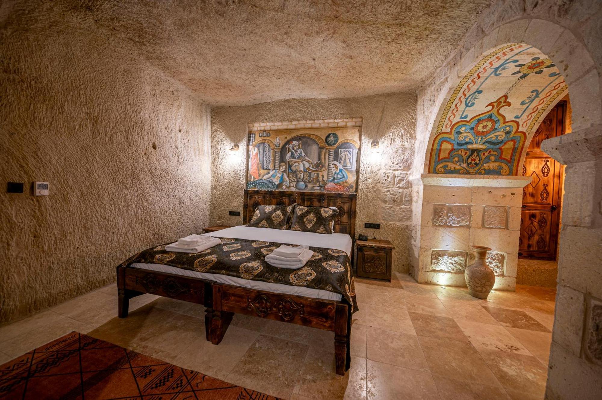 Capp Royal Cave Hotel أوروغوبْ المظهر الخارجي الصورة