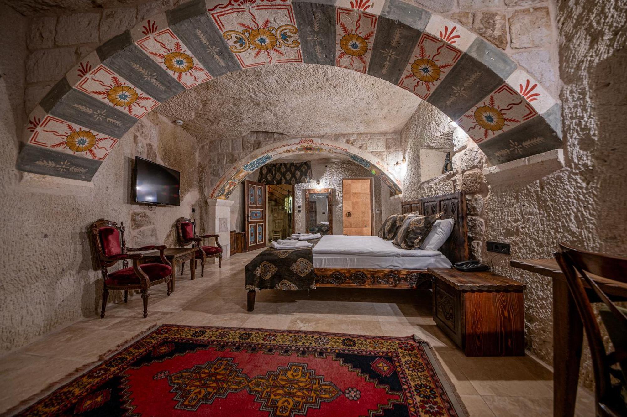 Capp Royal Cave Hotel أوروغوبْ المظهر الخارجي الصورة