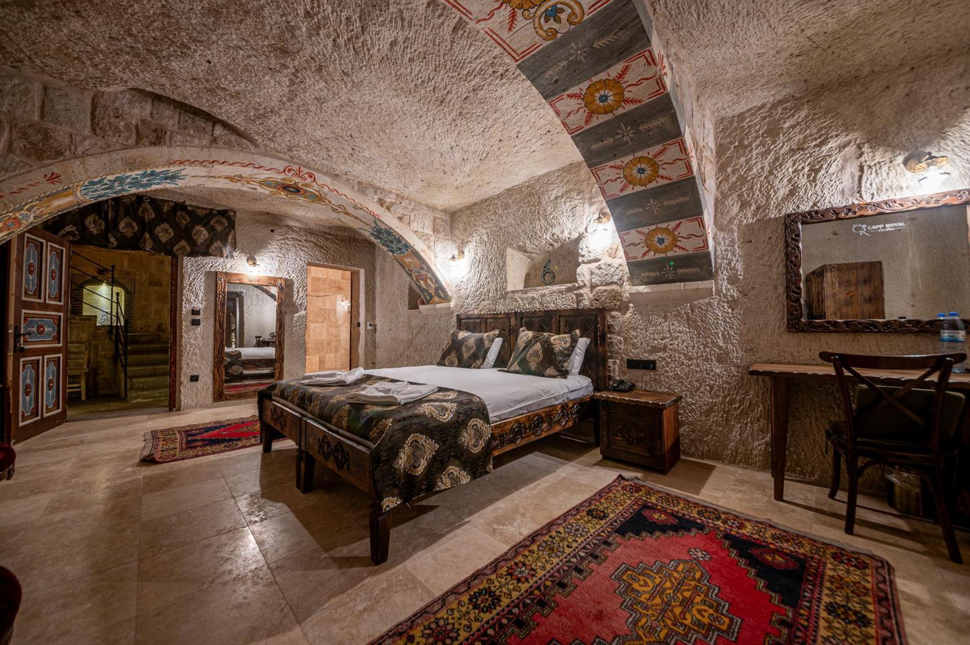 Capp Royal Cave Hotel أوروغوبْ المظهر الخارجي الصورة